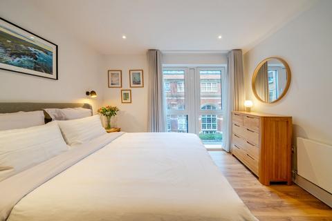 1 bedroom property for sale, Lurline Gardens, London, SW11