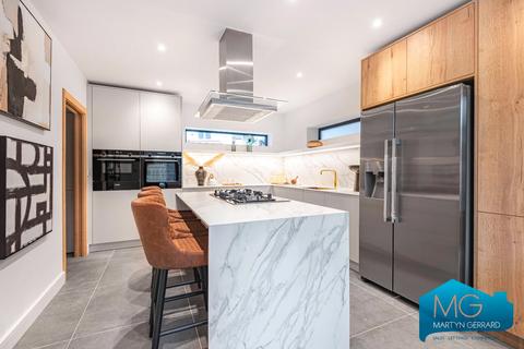 undefined, Greenoak Close, London, N20