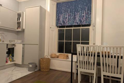 2 bedroom house for sale, Shooters Hill Road, Blackheath SE3
