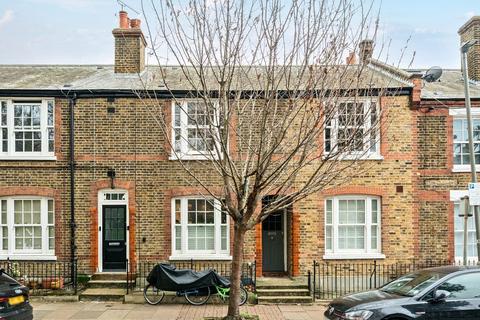 2 bedroom flat for sale, Reform Street, London, SW11