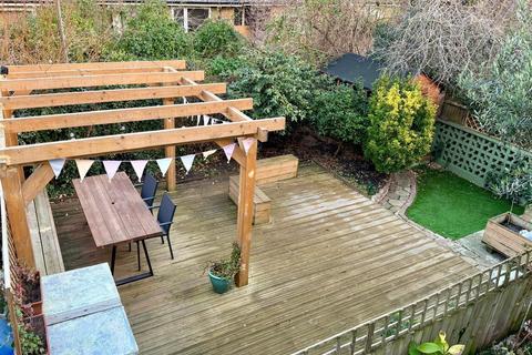 2 bedroom flat for sale, Reform Street, London, SW11