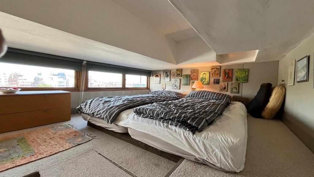 12,33 RGbedroom3.jpg