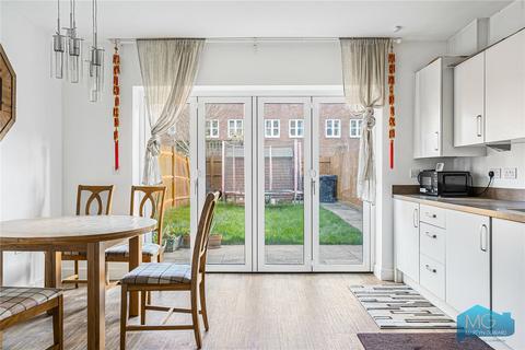 4 bedroom end of terrace house for sale, Lovegrove Way, London, N20