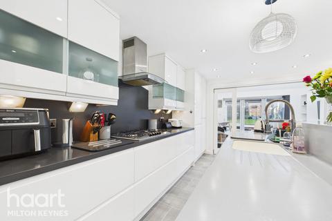 4 bedroom semi-detached house for sale, Olivier Row, Milton Keynes