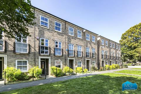 3 bedroom terraced house for sale, Lovegrove Way, Whetstone, London, N20