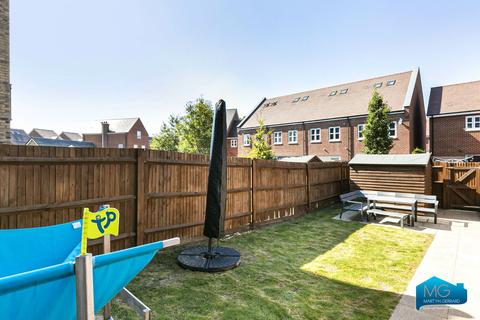 3 bedroom terraced house for sale, Lovegrove Way, Whetstone, London, N20