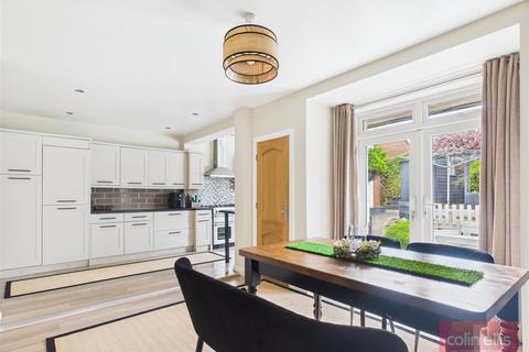 4 bedroom semi-detached house for sale, Newlands Park Grove, Scarborough