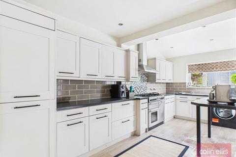 4 bedroom semi-detached house for sale, Newlands Park Grove, Scarborough