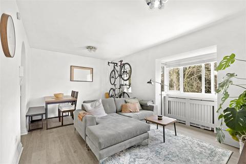 2 bedroom flat for sale, Woodland Grove, Epping