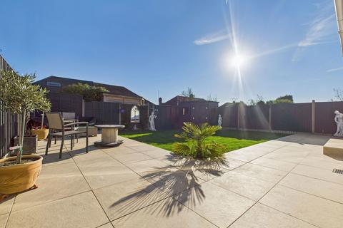 2 bedroom semi-detached bungalow for sale, Upper Boundstone Lane, Lancing, BN15 9QX
