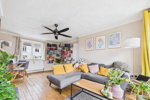 3 bedroom terraced house for sale, Freshbrook Road, Lancing, West Sussex, BN15 8DA