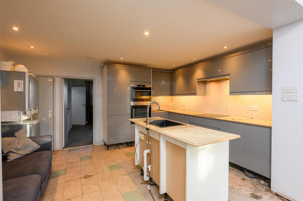 Kitchen dining