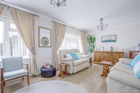 4 bedroom detached house for sale, Curlew Close, High Wycombe HP13