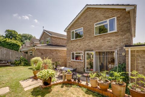 4 bedroom detached house for sale, Curlew Close, High Wycombe HP13