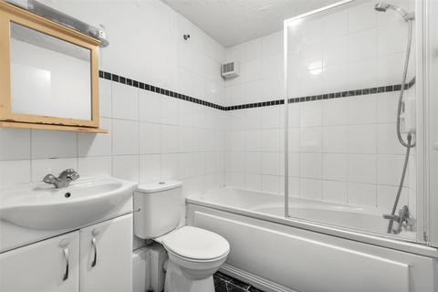 2 bedroom apartment for sale, Amersham Hill, High Wycombe HP13