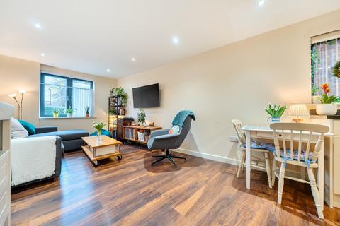 1 bedroom apartment for sale, Glenville Grove, London, Se8