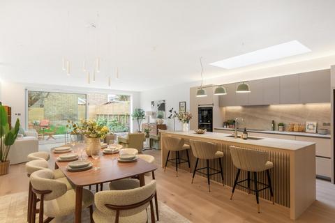 6 bedroom semi-detached house for sale, London W13
