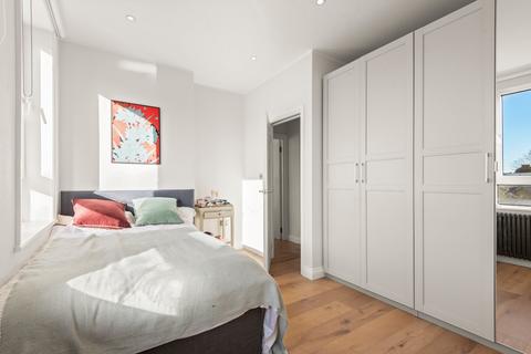 2 bedroom flat for sale, Salisbury House, Highbury Corner, Islington, London