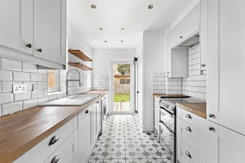 3 bedroom semi-detached house to rent, Farrant Avenue, Wood Green