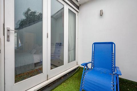 1 bedroom flat for sale, Elmfield Mansions, Elmfield Road, Balham, London