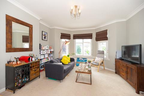 2 bedroom maisonette for sale, St. James's Drive, London