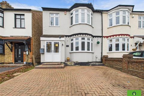 4 bedroom end of terrace house for sale - Lyndhurst Drive, Hornchurch RM11