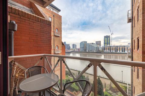 2 bedroom flat for sale, Watermans Quay, William Morris Way, Fulham, London