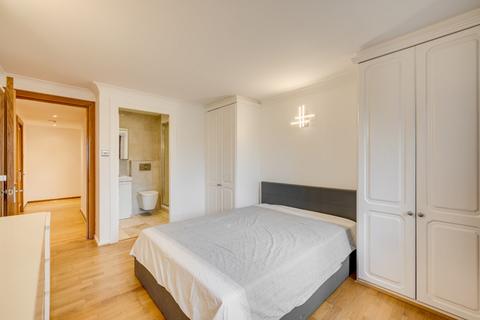 2 bedroom flat for sale, Watermans Quay, William Morris Way, Fulham, London