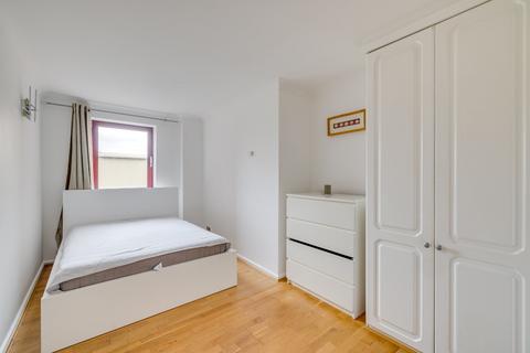 2 bedroom flat for sale, Watermans Quay, William Morris Way, Fulham, London