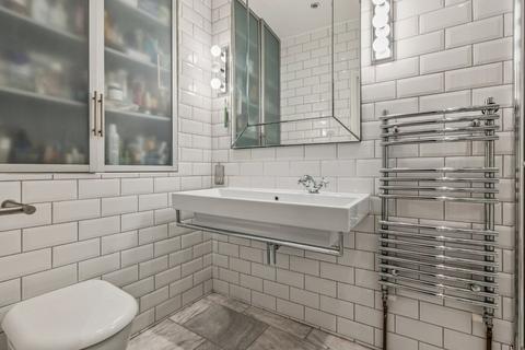 1 bedroom flat for sale, Chiswick Lane, London