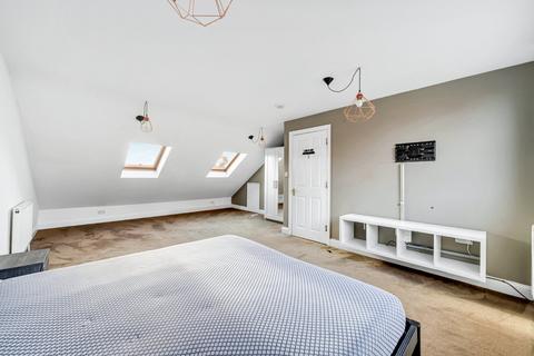undefined, Bowes Road, London, W3