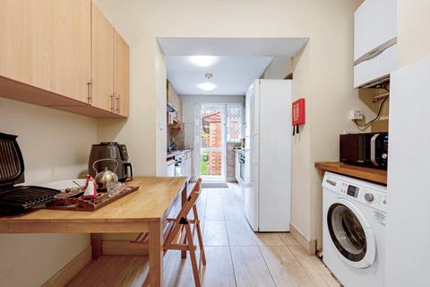 4 bedroom semi-detached house for sale, Bowes Road, London