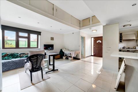 undefined, Bowes Road, London