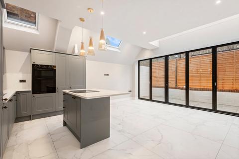 2 bedroom flat for sale, Wardo Avenue, Fulham, London