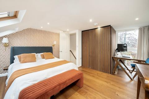 4 bedroom house for sale, Weiss Road, London