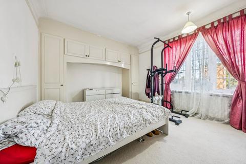 2 bedroom flat for sale, Selwyn House, Manor Fields, London