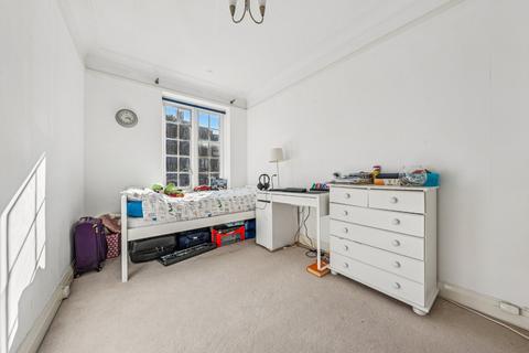 2 bedroom flat for sale, Selwyn House, Manor Fields, London