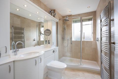 3 bedroom flat for sale, Fairacres, Roehampton Lane, London