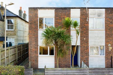 4 bedroom house for sale, Everatt Close, London