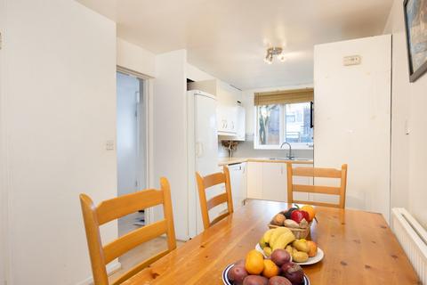 4 bedroom house for sale, Everatt Close, London