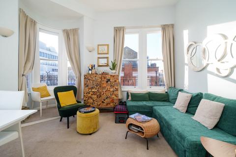 2 bedroom flat for sale, Putney High Street, London