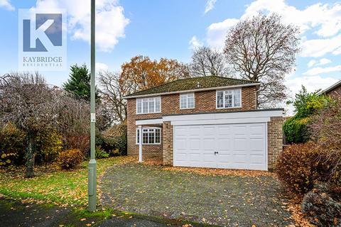 4 bedroom detached house for sale - Anderson Close, Epsom, KT19