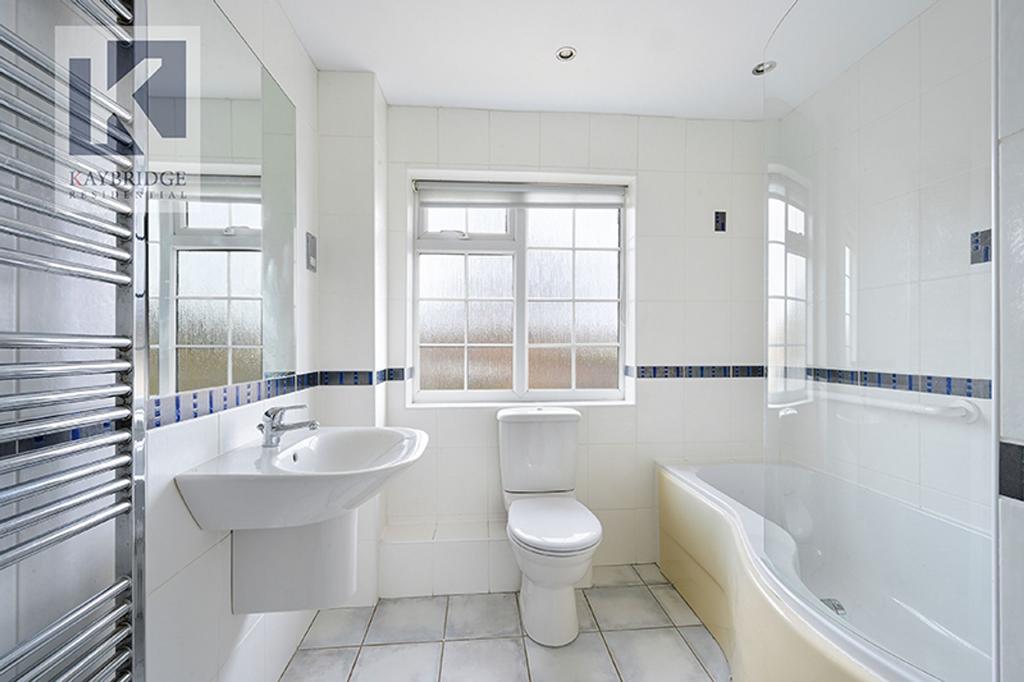 Anderson Close, Epsom - KT19 8 LY