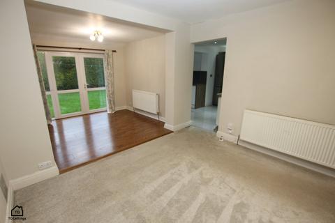 3 bedroom semi-detached house to rent, Ridley Drive, Timperley WA14