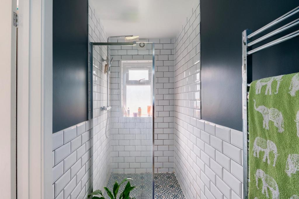 3 B8 RBR - Shower Room C.jpg