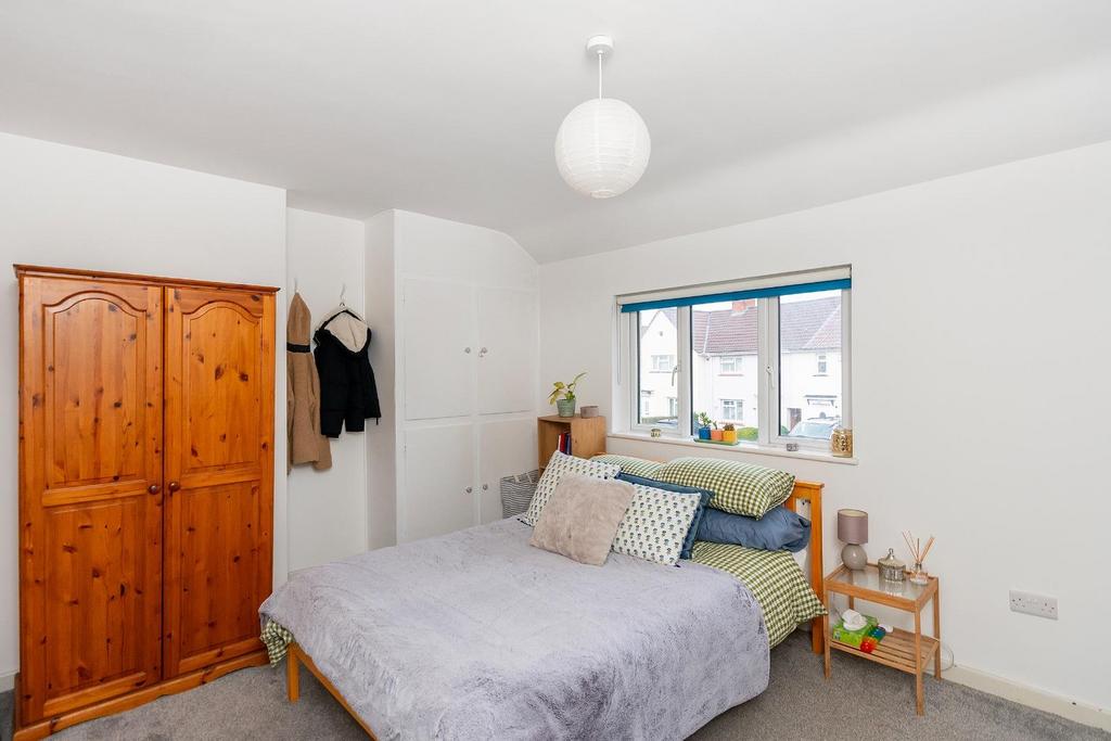 3 B8 RBR - Bedroom A.jpg