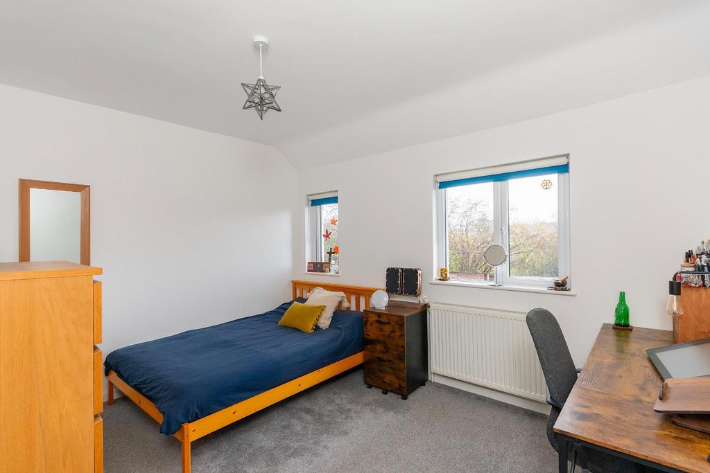 3 B8 RBR - Bedroom J.jpg