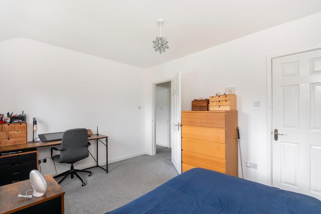 3 B8 RBR - Bedroom H.jpg