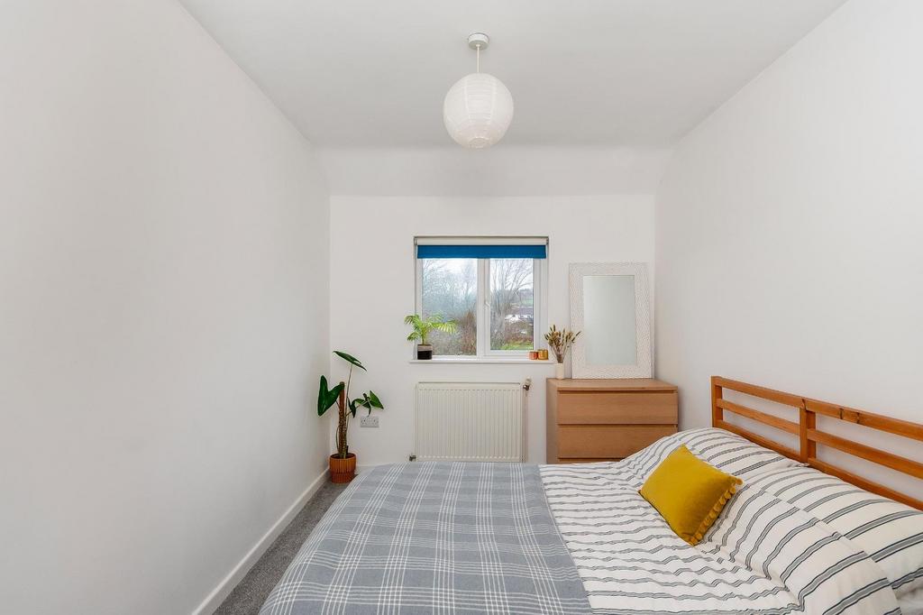 3 B8 RBR - Bedroom F.jpg
