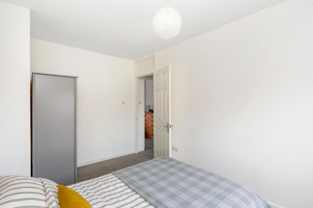 3 B8 RBR - Bedroom E.jpg